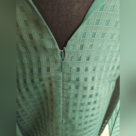 Tuckernuck Emerald Ruffle Blouse - Sz S - Picture 4 of 6